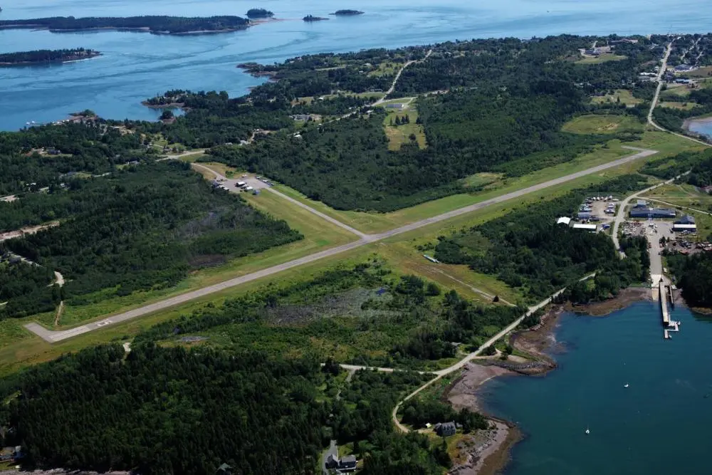 Eastport Municipal Airport - KEPM